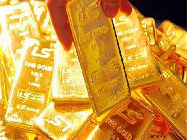 Giá vàng bất ngờ tăng sốc vào cuối phiên