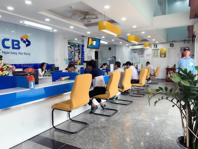 Ngân hàng CB giảm mạnh lãi suất cho vay