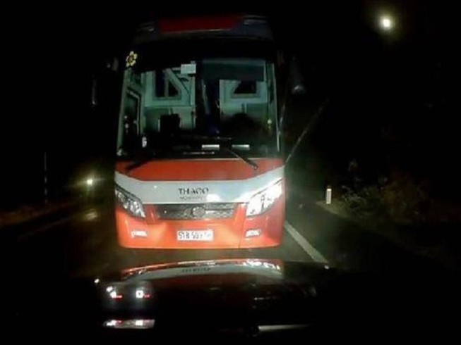 Buộc thôi việc tài xế Thành Bưởi chạy ngược chiều
