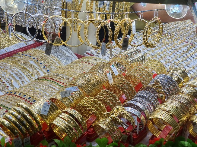 Tá hỏa vì vàng nữ trang hao mòn... quá nhanh