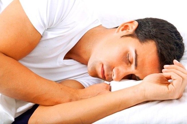 Những tư thế ngủ khiến nam giới bị... yếu sinh lý