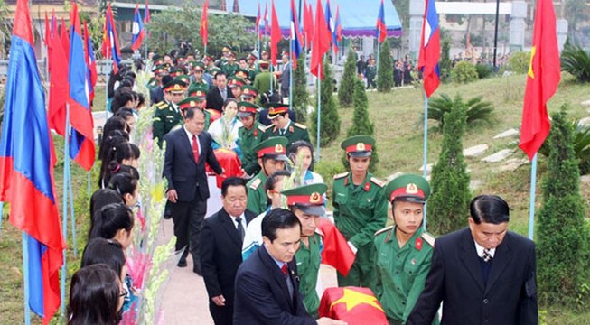 Truy điệu, an táng 48 hài cốt liệt sĩ hy sinh tại Lào