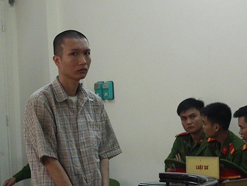 Nghi bị nói xấu sau lưng, vác dao chém chú gục ngã