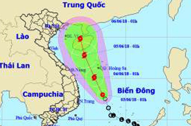 Áp thấp mạnh lên thành bão đang chạy dọc biển miền Trung