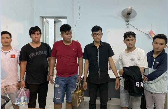 Giả cảnh sát hình sự gây hàng loạt vụ cướp ở TP.HCM