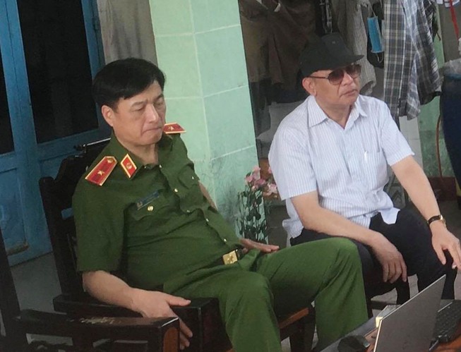 Thứ trưởng Công an đến hiện trường chỉ đạo vây bắt kẻ nổ súng