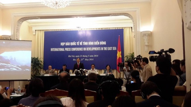 Họp báo quốc tế về vụ giàn khoan trái phép: Sự xâm lược không sinh ra chủ quyền!