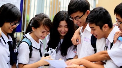 Diễn đàn bạn đọc chia sẻ ý kiến về tổ chức kỳ thi quốc gia 2015