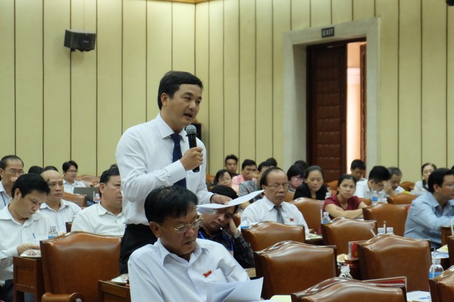 TP.HCM: Nhiều đại biểu muốn dừng thu phí xe máy