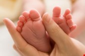 Thứ trưởng trực tiếp 'mổ bắt con' cho ca mang thai hộ đầu tiên