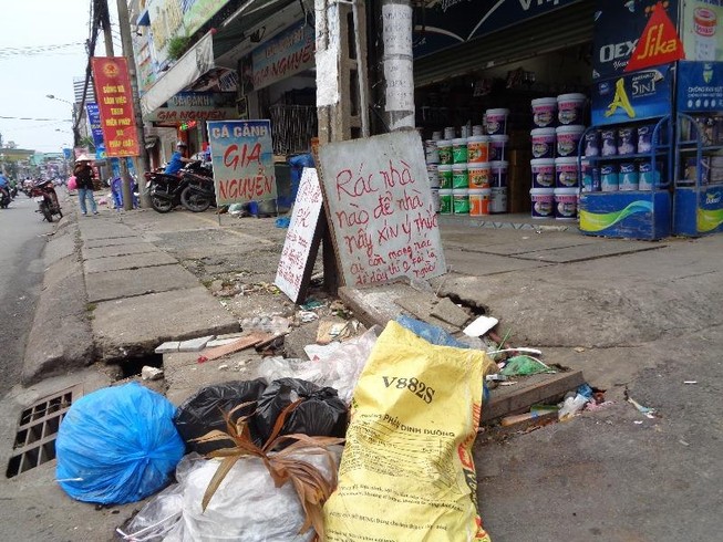 Đành phải đặt 2 bảng cấm
