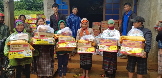300 suất quà đến với đồng bào Hướng Hóa, Quảng Trị