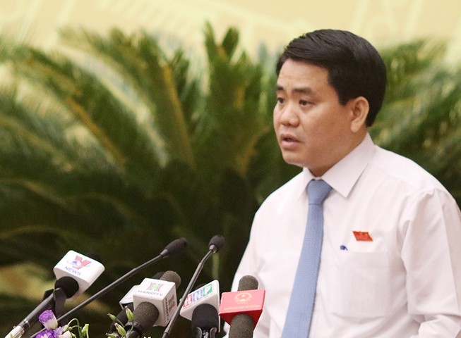 'Cấm xe máy để người giàu đi ô tô?'