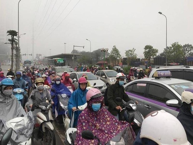 Hà Nội thực hiện lộ trình 'xoá xổ' xe máy thế nào?