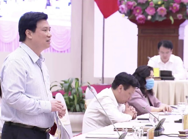 Không có tiêu chí phòng dịch nào bắt học sinh đeo tấm chắn