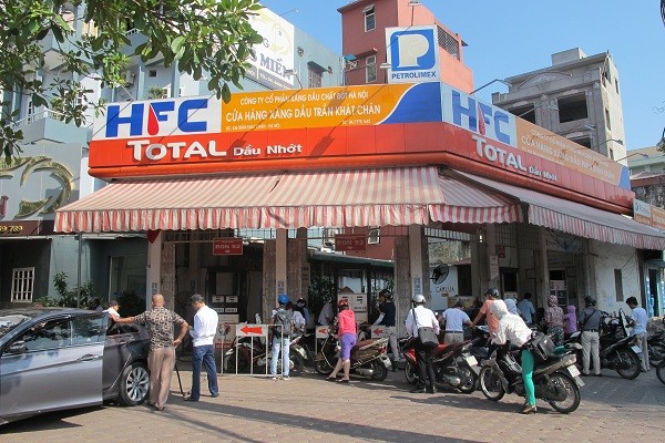'Đút túi' hàng tỉ đồng bằng việc gắn chip gian lận vào cây xăng