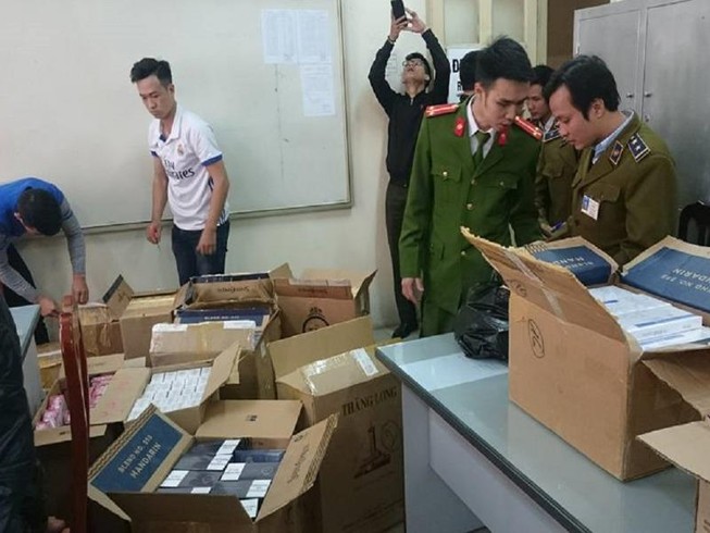 Thu giữ kho thuốc lá lậu 'khủng' ở Hà Nội