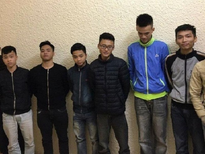 50 quái xế đọ tốc độ lúc rạng sáng