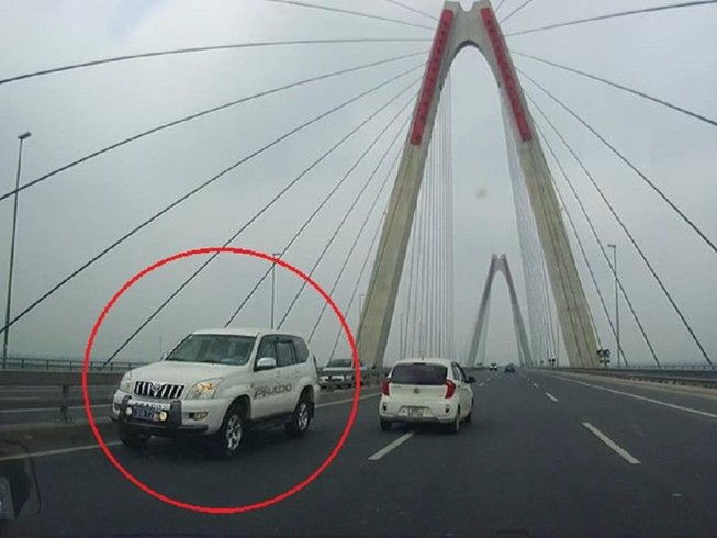 Tước bằng lái thêm một tài xế vụ 5 xe chạy ngược chiều