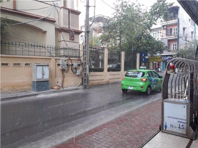 Hà Nội đón mưa “vàng“