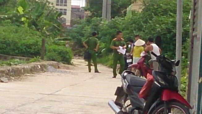 Đang chạy xe, thanh niên ngã chết bên đường