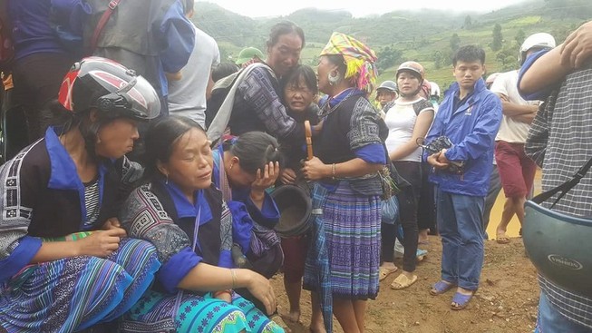 Tiếc đàn lợn, người đàn ông bị lũ cuốn trôi