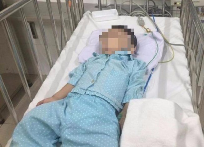 Bé trai 1 tuổi bị bạo hành dã man khổ từ khi lọt lòng