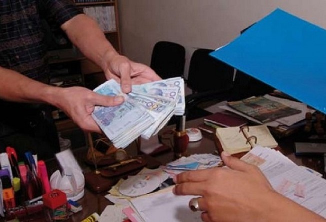 Một thẩm phán bị tố 'nhận 1 tỉ đồng' để xử thắng kiện