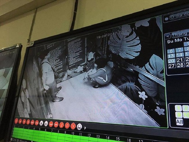 Mắc kẹt trong thang máy, 2 người nhập viện cấp cứu