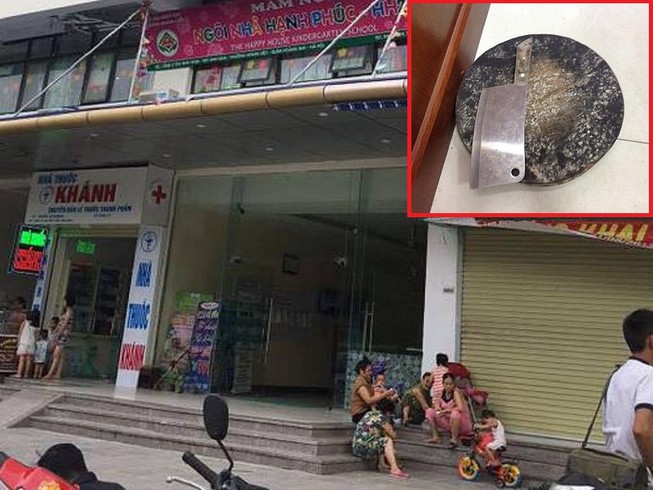 Dân chung cư hoảng vía vì dao, thớt rơi lịch bịch