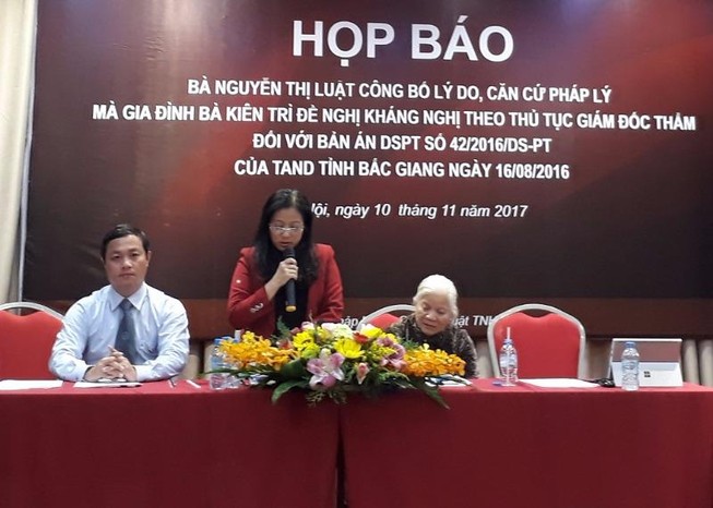 Sau ông Minh Mẫn, 1 bà 79 tuổi tổ chức họp báo