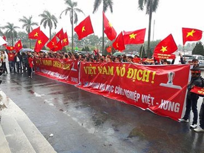 'Chảo lửa' Mỹ Đình dần rực đỏ trước giờ G