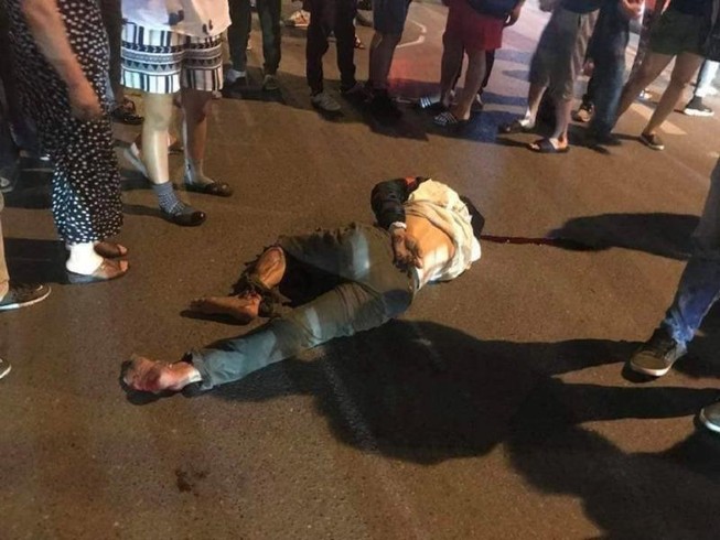 Ô tô tông xe máy, kéo lê nạn nhân trên đường phố Hà Nội