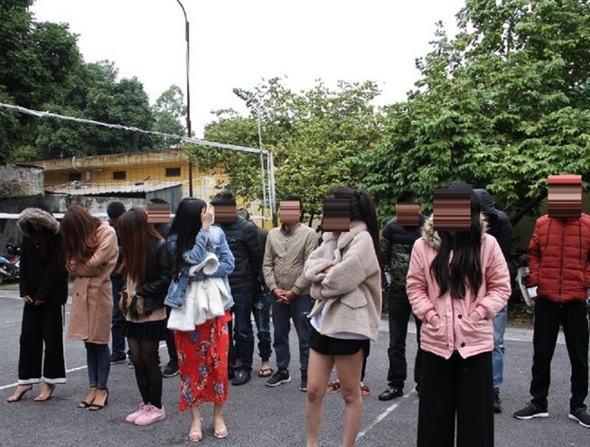 Hình sự bắt 16 nam nữ mở 'tiệc' ma túy đầu năm mới