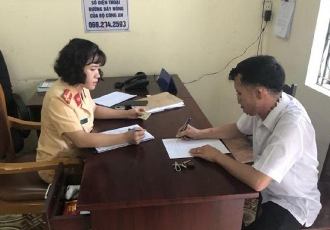 Phạt 700.000 tài xế 'lướt phây' khi chạy xe trên cao tốc