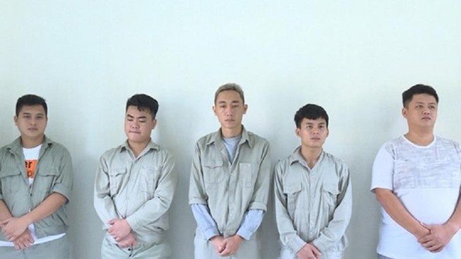 Nhân viên ngân hàng bán thông tin khách cho tội phạm
