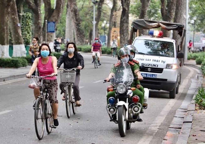 Bị phạt 200 ngàn vì không đeo khẩu trang giữa dịch COVID-19