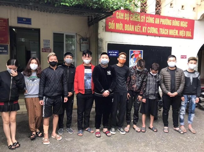 11 nam nữ tụ tập hút cần sa khi đang dịch COVID-19
