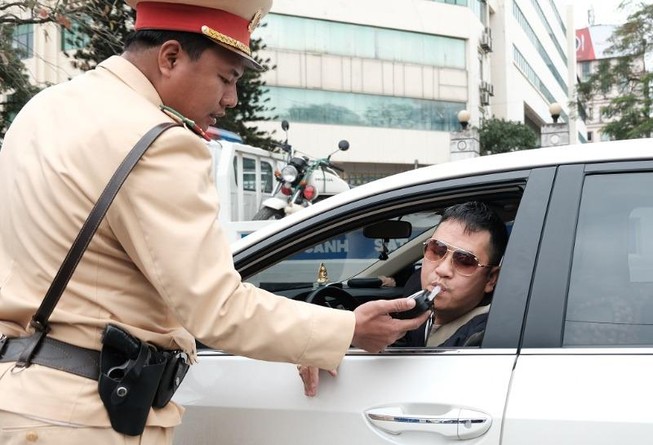 Từ hôm nay, CSGT dừng xe mà không cần phát hiện lỗi