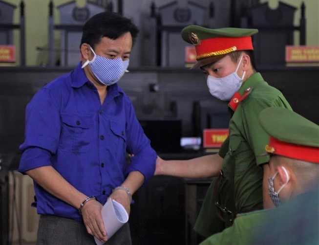 Cựu thượng tá công an phủ nhận đưa hối lộ 1 tỉ để nâng điểm