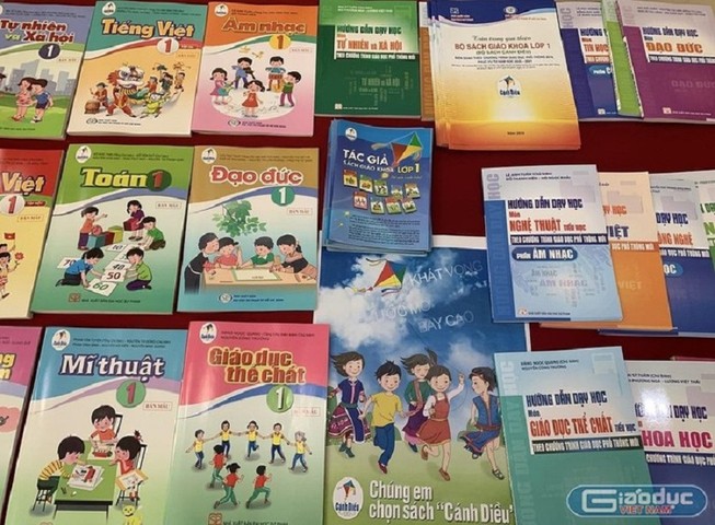 Bộ GD&ĐT: Sách giáo khoa phải đến tay học sinh trước 15-8