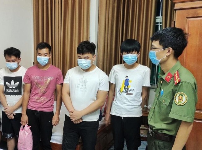 16 người Trung Quốc từ Đà Nẵng chuẩn bị vượt biên về nước