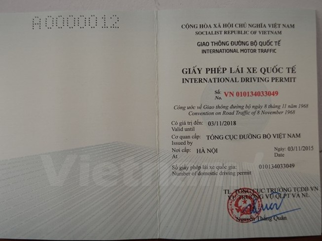 Chính thức cấp giấy phép lái xe quốc tế, người dân hào hứng