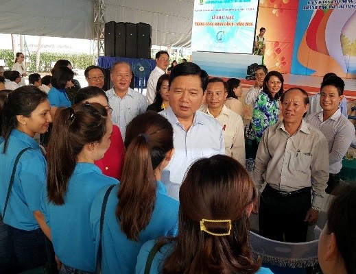 Bí thư Đinh La Thăng gặp gỡ công nhân