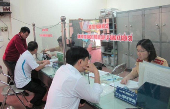Nhờ người thân nộp phạt vi phạm giao thông có được không?