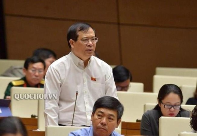 Chia tay sao lại đóng phí?