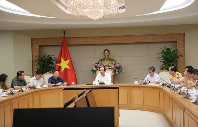 Tù 15-8, đăng ký ô tô, xe máy trực tuyến ở Hà Nội, TP.HCM