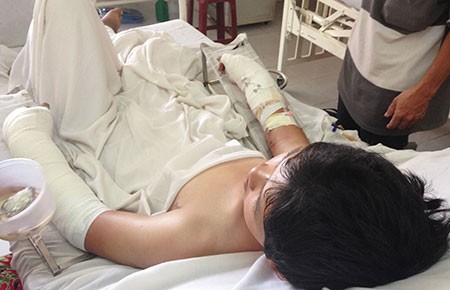 Chơi diều, một trẻ bị điện giật