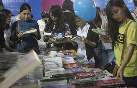 Nhộn nhịp ngày khai mạc hội sách TP.HCM