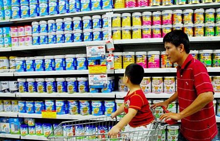 Muốn ổn định giá, hạn chế nhập sữa ngoại